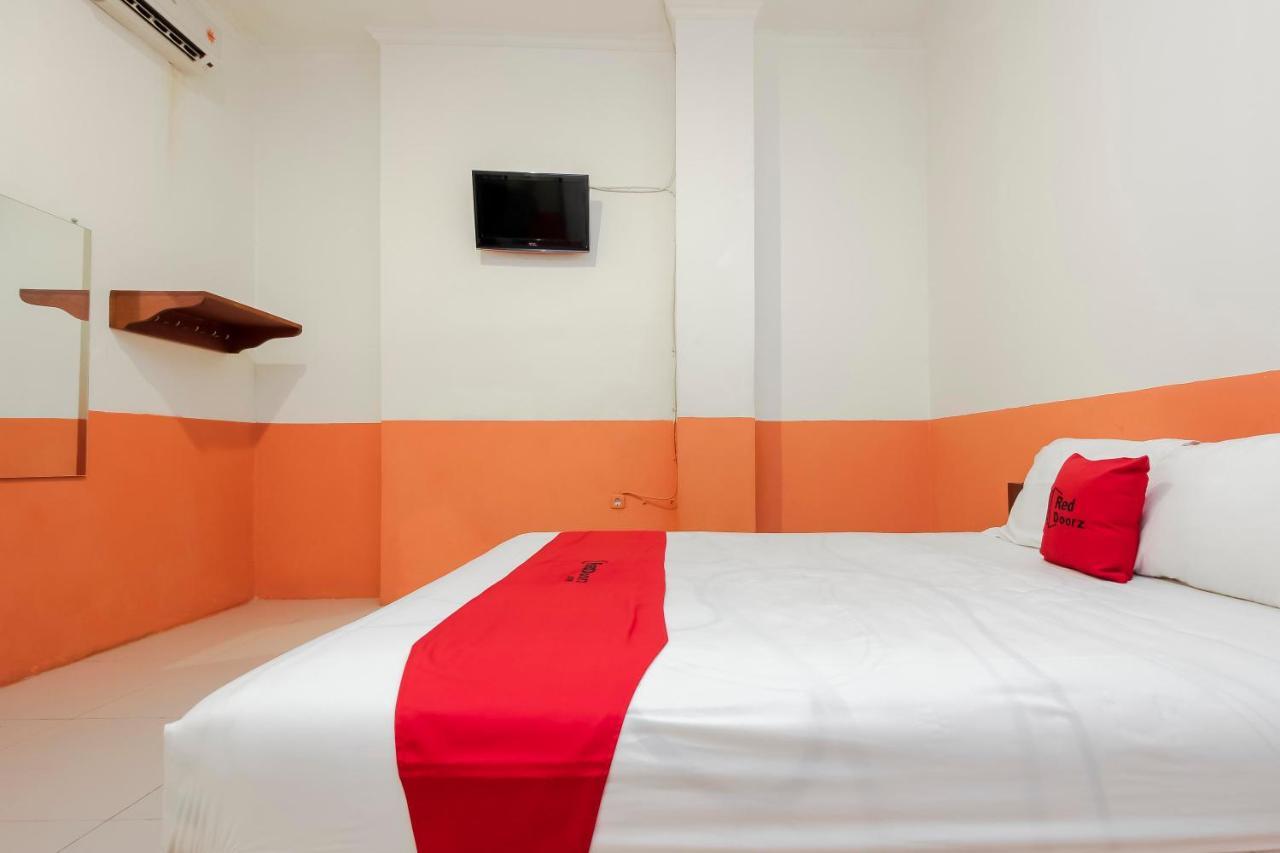 Reddoorz Near Jalan Jendral Sudirman Manado Hotel Luaran gambar