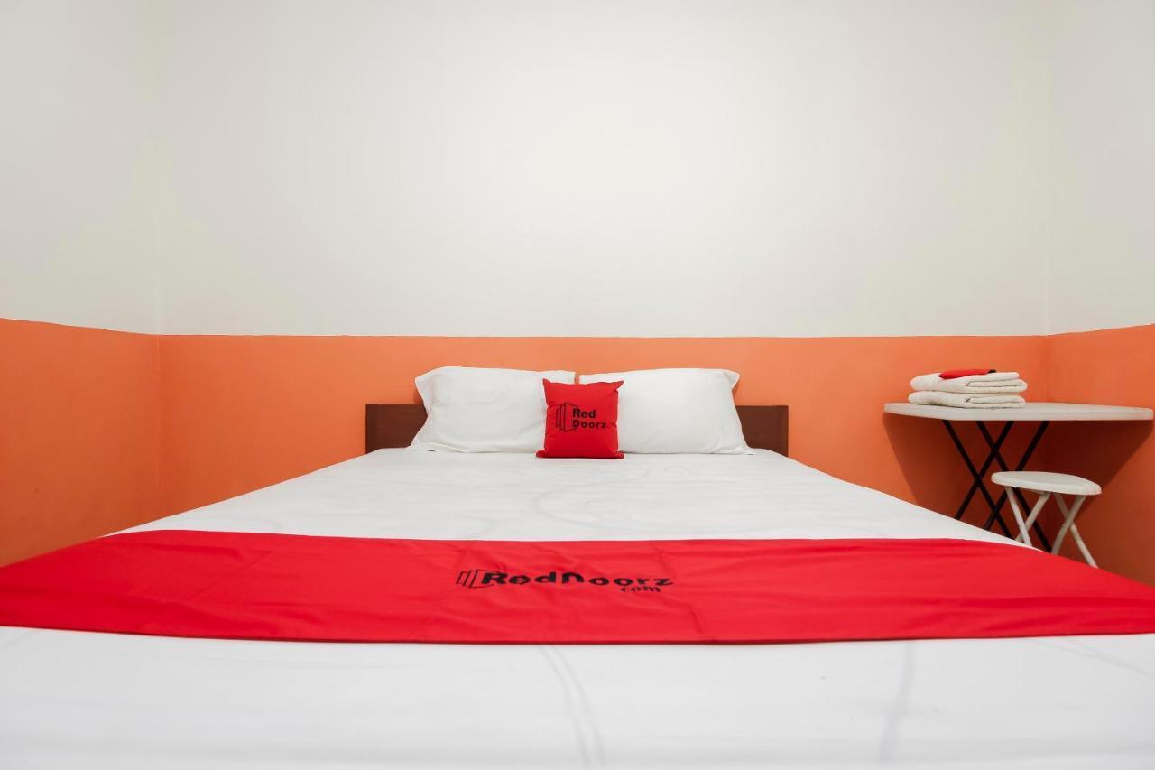 Reddoorz Near Jalan Jendral Sudirman Manado Hotel Luaran gambar