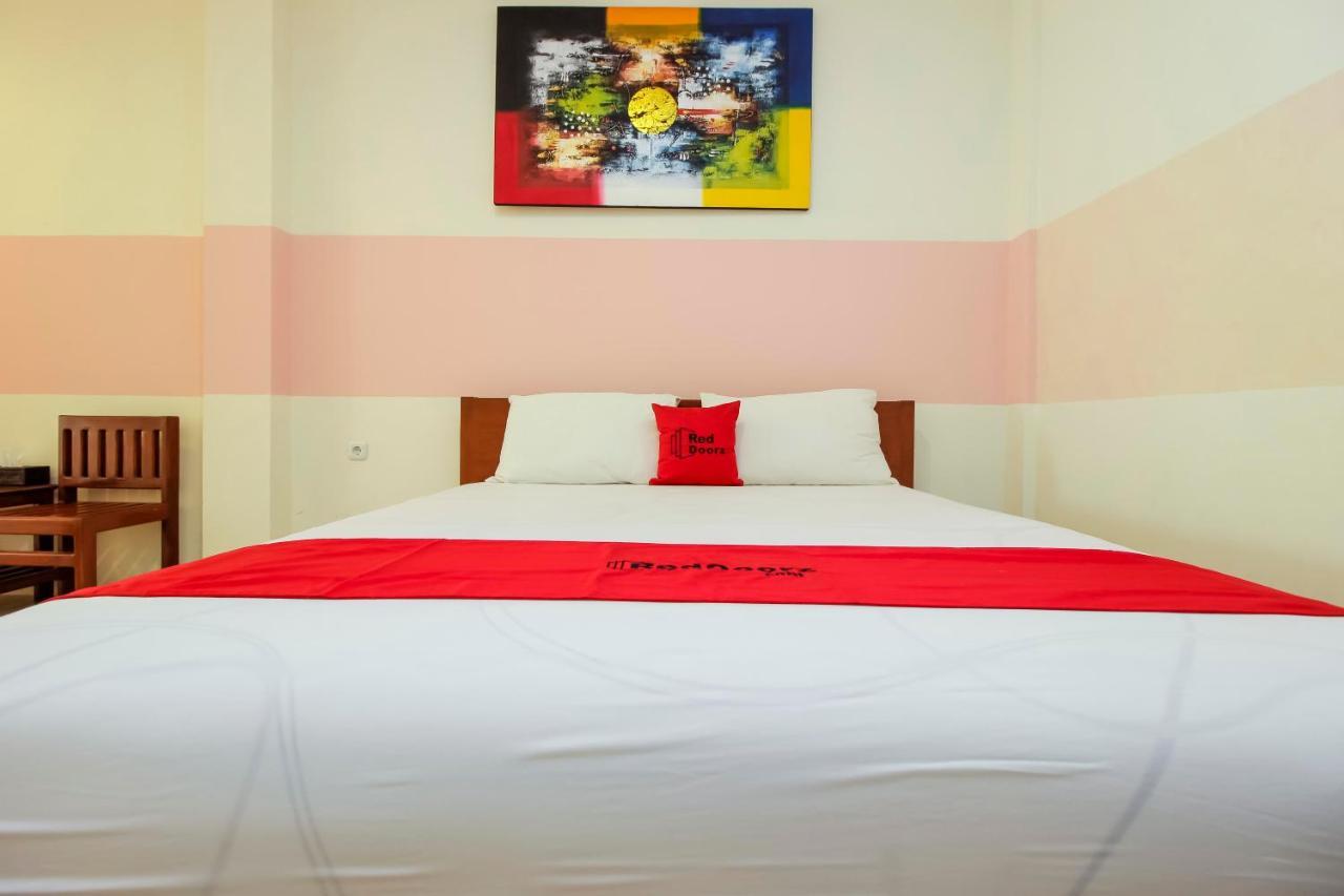 Reddoorz Near Jalan Jendral Sudirman Manado Hotel Luaran gambar