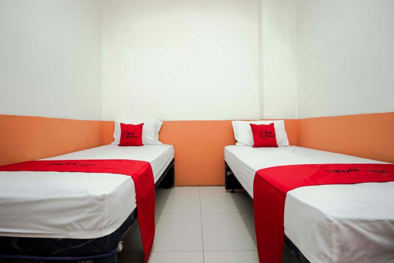 Reddoorz Near Jalan Jendral Sudirman Manado Hotel Luaran gambar